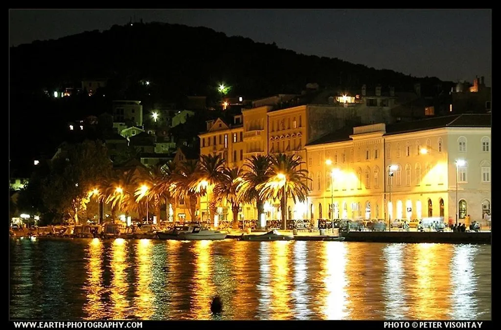 Apartment Happy Day Split